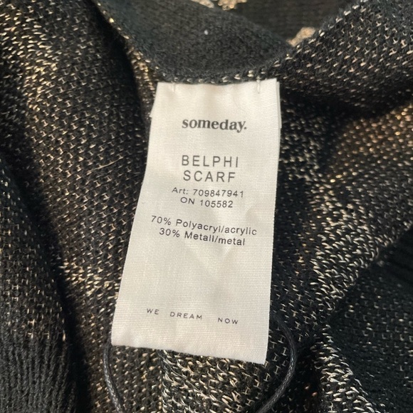 NWT Someday by Opus (Germany). Lovely black & metallic gold large scarf - Picture 7 of 11